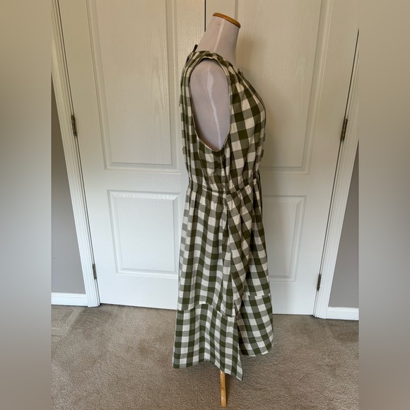 Sleeveless summer plaid dress - Picture 8 of 14